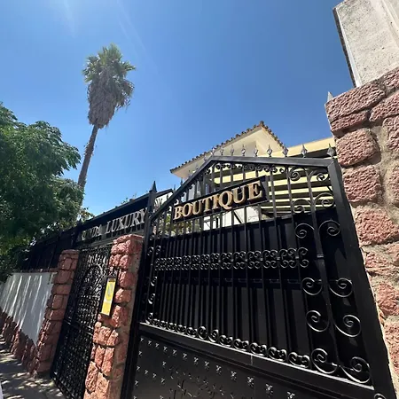 Arunda Luxury Boutique Holiday home *